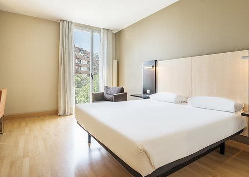 habitaciones de hoteles eixample barcelona